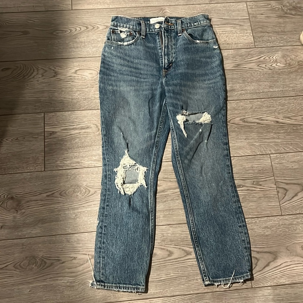 Hi-rise Mom Jean NWOT